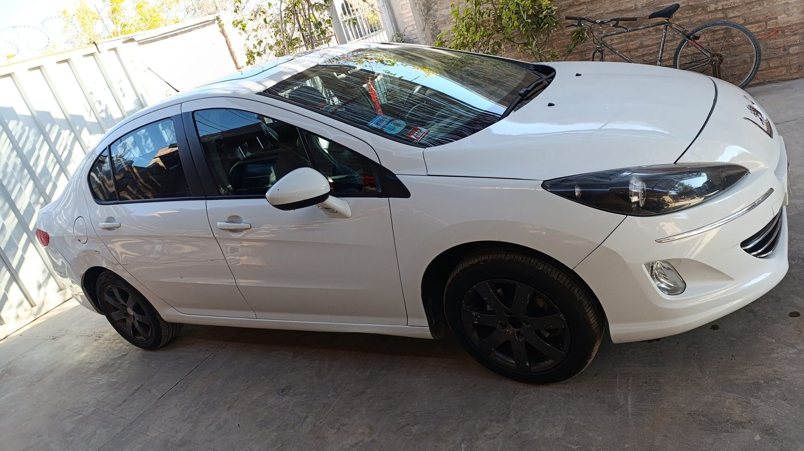 Peugeot 408 Allure Plus recibo permuta